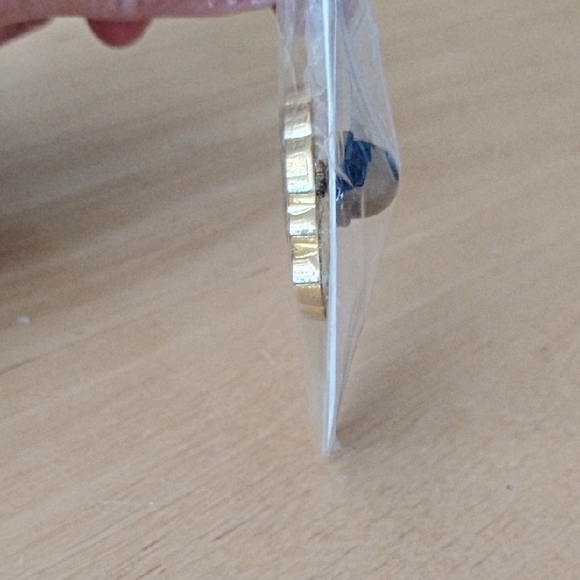 Blizzard Overwatch Collector's Pin - Brown and Gold - Picture 3 of 4